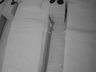 voyeurcam-julmodels-bed-5 webcam
