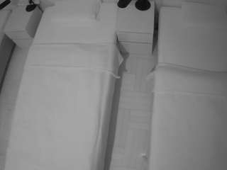 voyeurcam-julmodels-bed-5 webcam