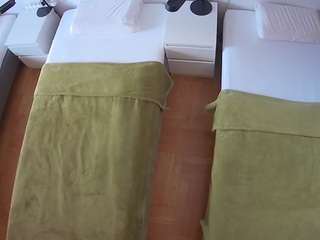 voyeurcam-julmodels-bed-5's CamSoda show and profile