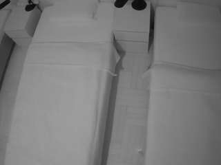 voyeurcam-julmodels-bed-5