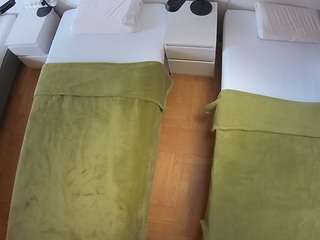 voyeurcam-julmodels-bed-5