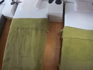 voyeurcam-julmodels-bed-5