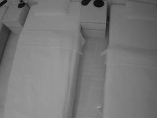 voyeurcam-julmodels-bed-5