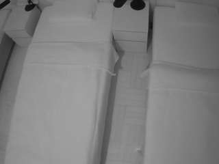 voyeurcam-julmodels-bed-5