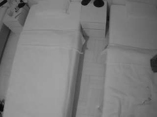 voyeurcam-julmodels-bed-5 webcam