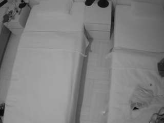 voyeurcam-julmodels-bed-5 webcam