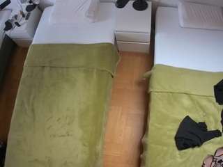 voyeurcam-julmodels-bed-5 webcam