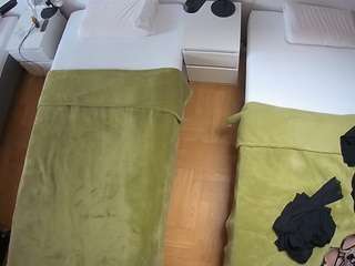 voyeurcam-julmodels-bed-5