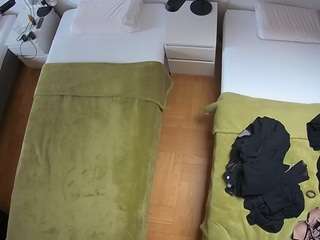 voyeurcam-julmodels-bed-5