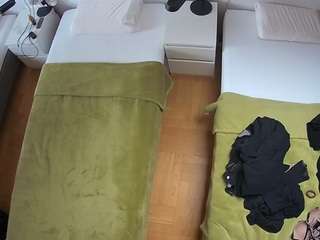 voyeurcam-julmodels-bed-5 webcam