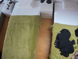 voyeurcam-julmodels-bed-5 webcam