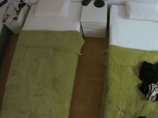 voyeurcam-julmodels-bed-5
