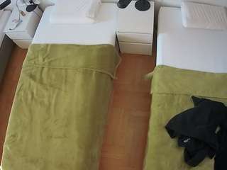 voyeurcam-julmodels-bed-5