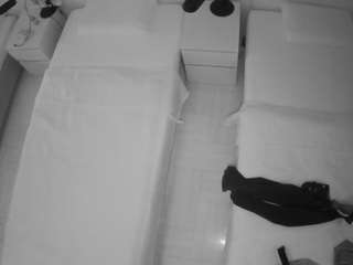 voyeurcam-julmodels-bed-5