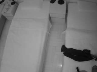voyeurcam-julmodels-bed-5