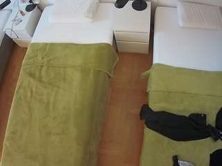 voyeurcam-julmodels-bed-5 webcam
