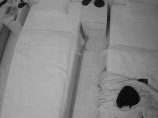 voyeurcam-julmodels-bed-5