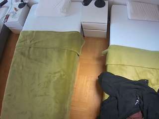 voyeurcam-julmodels-bed-5 webcam