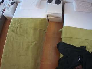 voyeurcam-julmodels-bed-5