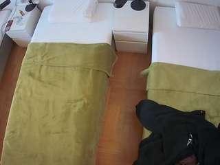 voyeurcam-julmodels-bed-5