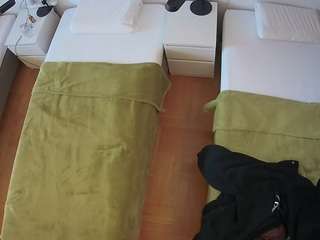 voyeurcam-julmodels-bed-5
