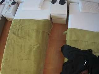 voyeurcam-julmodels-bed-5