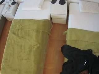 voyeurcam-julmodels-bed-5