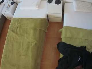 voyeurcam-julmodels-bed-5