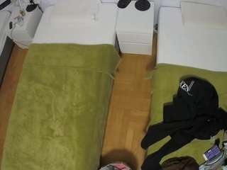 voyeurcam-julmodels-bed-5