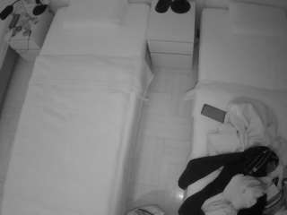 voyeurcam-julmodels-bed-5