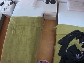 voyeurcam-julmodels-bed-5