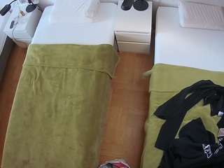 voyeurcam-julmodels-bed-5
