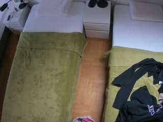 voyeurcam-julmodels-bed-5