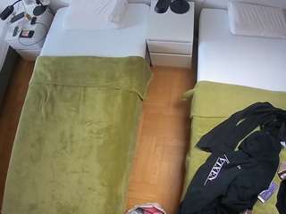 voyeurcam-julmodels-bed-5