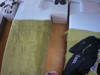 voyeurcam-julmodels-bed-5
