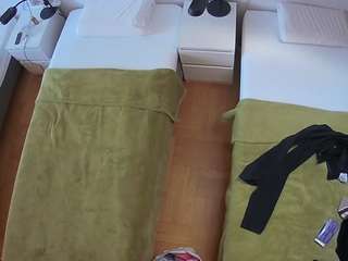 voyeurcam-julmodels-bed-5
