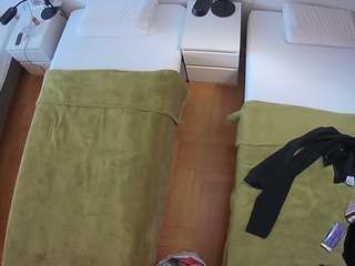 voyeurcam-julmodels-bed-5 webcam