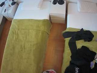 voyeurcam-julmodels-bed-5