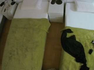 voyeurcam-julmodels-bed-5