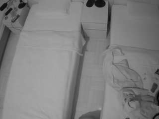 voyeurcam-julmodels-bed-5
