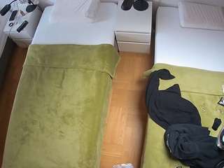 voyeurcam-julmodels-bed-5 webcam