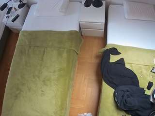 voyeurcam-julmodels-bed-5