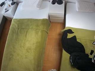 voyeurcam-julmodels-bed-5
