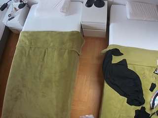 voyeurcam-julmodels-bed-5