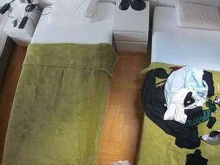 voyeurcam-julmodels-bed-5