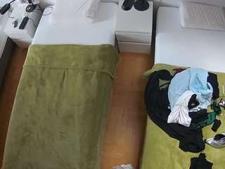 voyeurcam-julmodels-bed-5 webcam