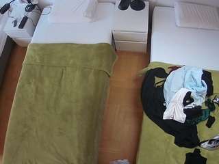 voyeurcam-julmodels-bed-5 webcam