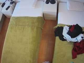 voyeurcam-julmodels-bed-5
