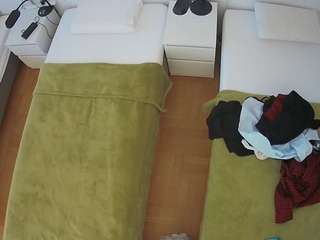 voyeurcam-julmodels-bed-5