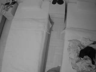 voyeurcam-julmodels-bed-5